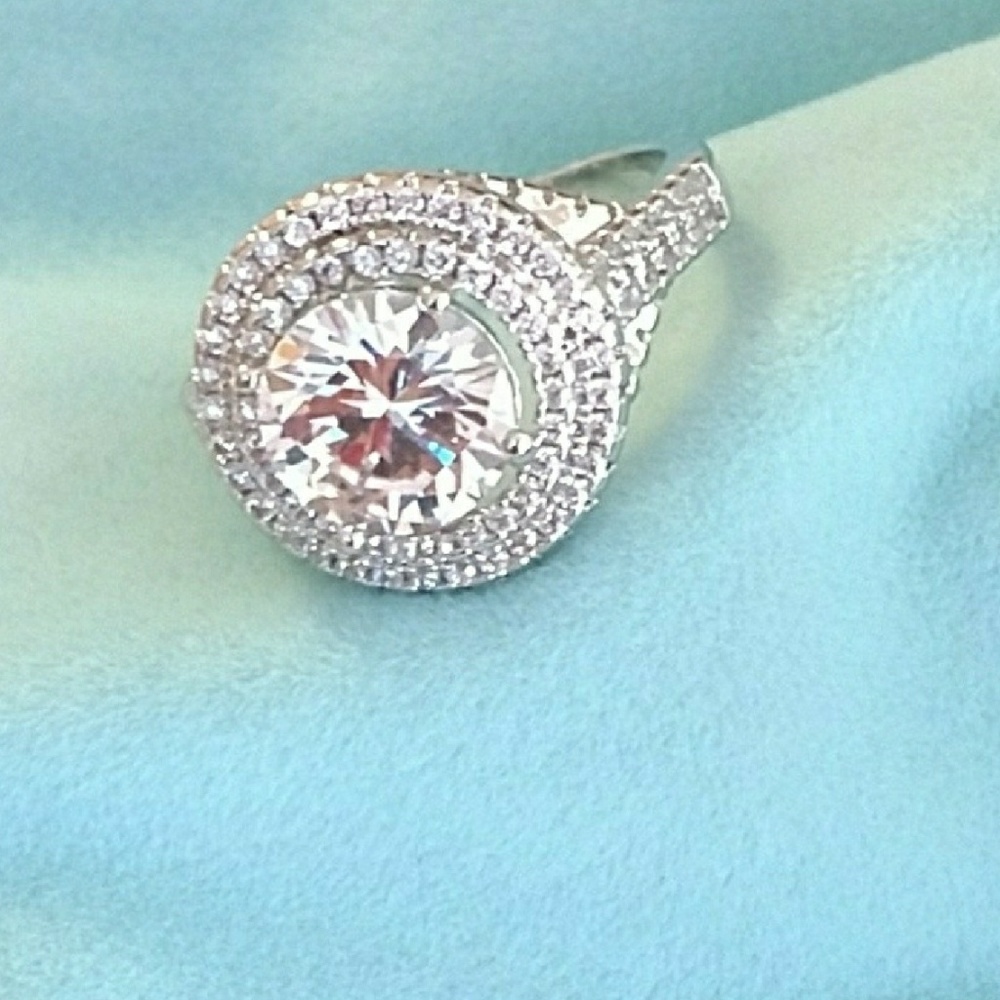 Statement round cut ring